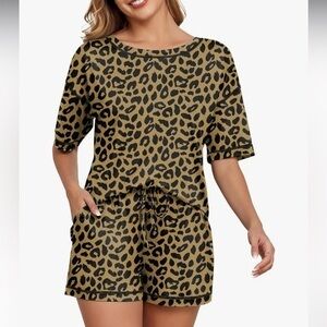 Leopard Print Short Sleeve Pajamas Set 2pc Crew Neck Loungewear with Pockets LB4